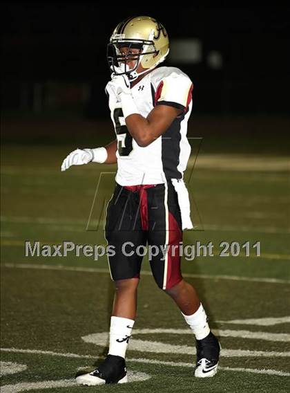 Thumbnail 3 in Loyola vs. Alemany photogallery.
