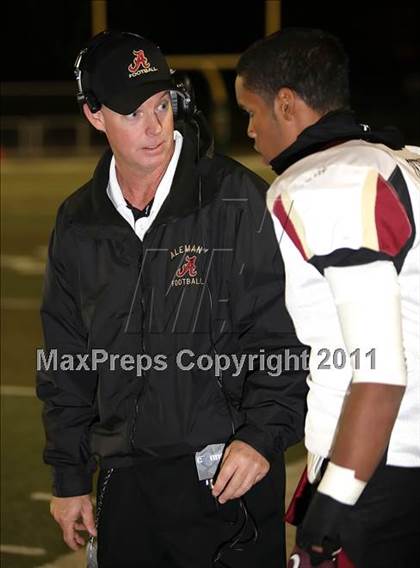 Thumbnail 3 in Loyola vs. Alemany photogallery.