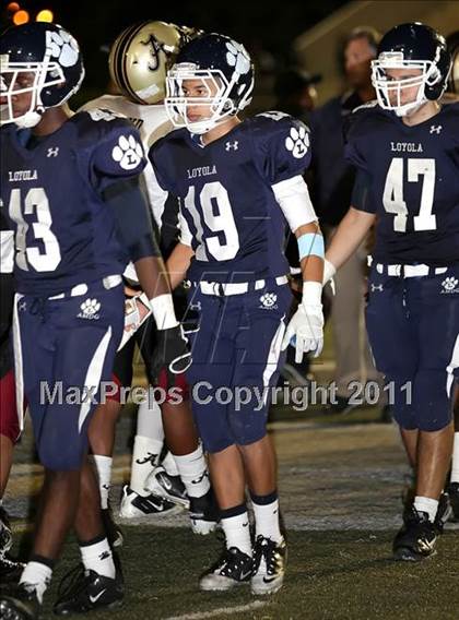 Thumbnail 1 in Loyola vs. Alemany photogallery.