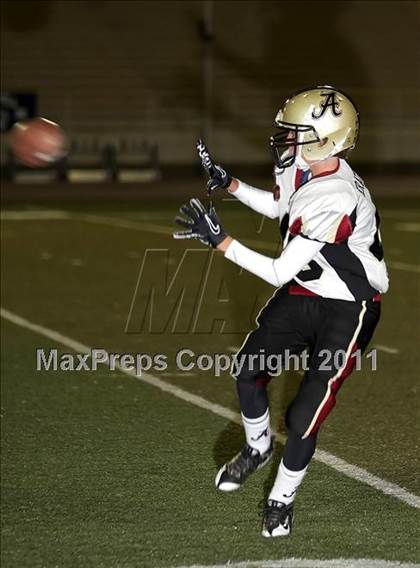 Thumbnail 3 in Loyola vs. Alemany photogallery.