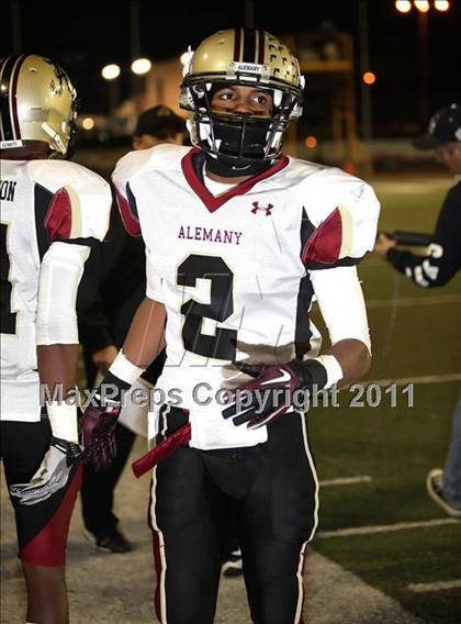 Thumbnail 2 in Loyola vs. Alemany photogallery.