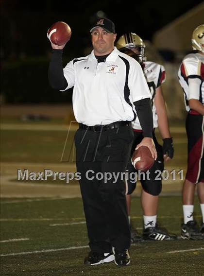 Thumbnail 3 in Loyola vs. Alemany photogallery.