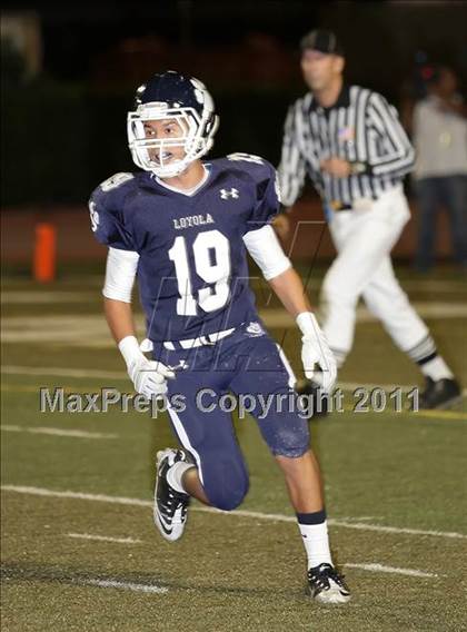 Thumbnail 3 in Loyola vs. Alemany photogallery.