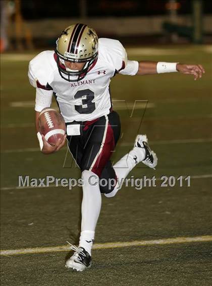 Thumbnail 3 in Loyola vs. Alemany photogallery.