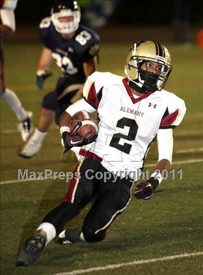 Thumbnail 3 in Loyola vs. Alemany photogallery.