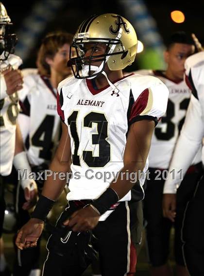 Thumbnail 3 in Loyola vs. Alemany photogallery.