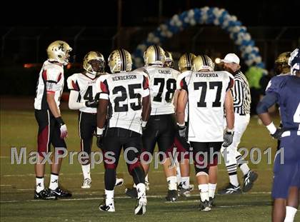 Thumbnail 3 in Loyola vs. Alemany photogallery.