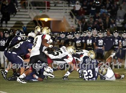 Thumbnail 3 in Loyola vs. Alemany photogallery.