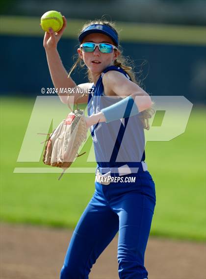 Thumbnail 2 in Davis Sr. @ Elk Grove photogallery.
