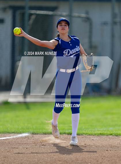 Thumbnail 1 in Davis Sr. @ Elk Grove photogallery.