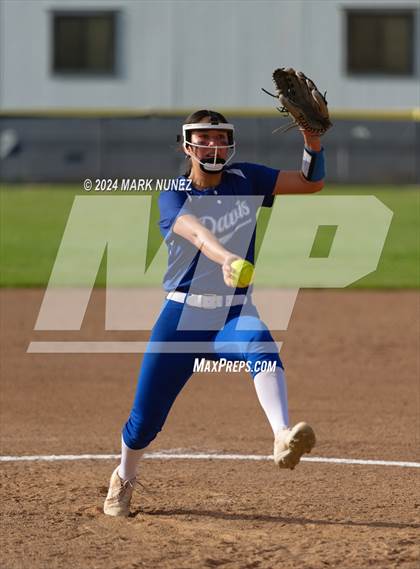 Thumbnail 3 in Davis Sr. @ Elk Grove photogallery.
