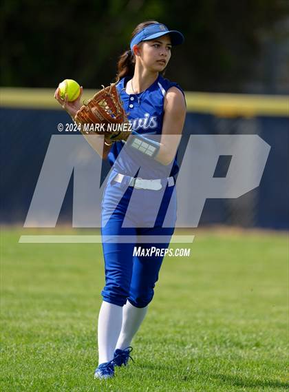 Thumbnail 1 in Davis Sr. @ Elk Grove photogallery.