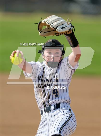 Thumbnail 1 in Davis Sr. @ Elk Grove photogallery.
