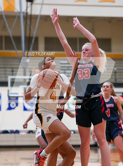 Thumbnail 2 in Terre Haute North Vigo @ Avon photogallery.