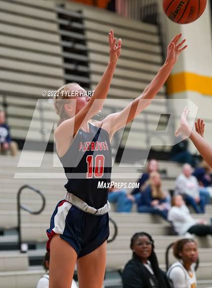 Thumbnail 3 in Terre Haute North Vigo @ Avon photogallery.