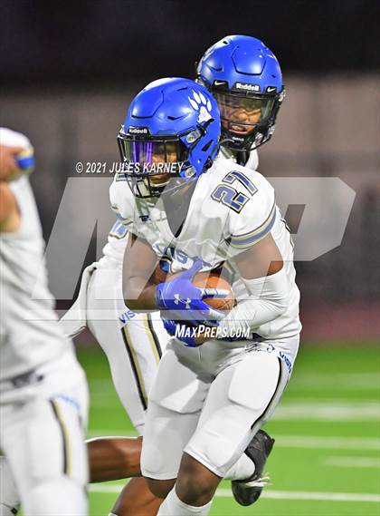 Thumbnail 1 in Sierra Vista @ Cimarron-Memorial (NIAA 4A Playoff) photogallery.