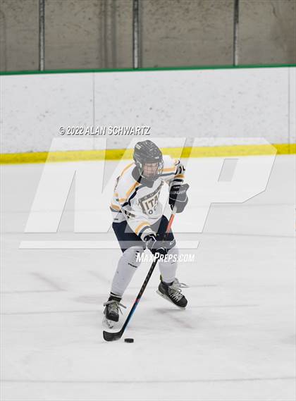 Thumbnail 2 in Webster Thomas vs Aquinas Institute (Section V Class B Final) photogallery.