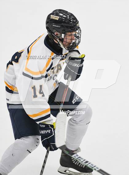 Thumbnail 1 in Webster Thomas vs Aquinas Institute (Section V Class B Final) photogallery.
