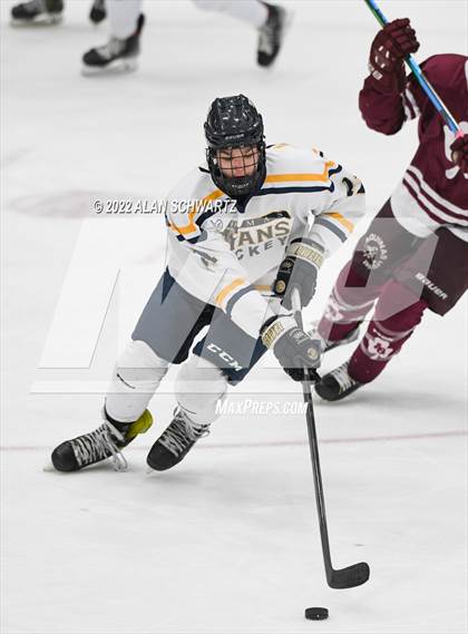 Thumbnail 2 in Webster Thomas vs Aquinas Institute (Section V Class B Final) photogallery.