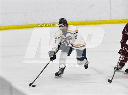 Thumbnail 2 in Webster Thomas vs Aquinas Institute (Section V Class B Final) photogallery.