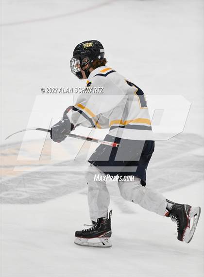 Thumbnail 3 in Webster Thomas vs Aquinas Institute (Section V Class B Final) photogallery.