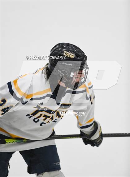 Thumbnail 3 in Webster Thomas vs Aquinas Institute (Section V Class B Final) photogallery.