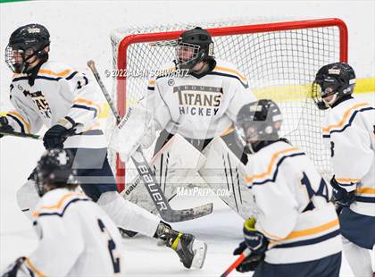 Thumbnail 1 in Webster Thomas vs Aquinas Institute (Section V Class B Final) photogallery.