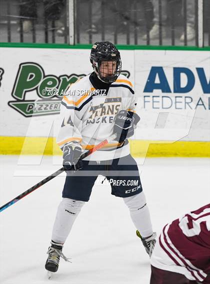 Thumbnail 3 in Webster Thomas vs Aquinas Institute (Section V Class B Final) photogallery.