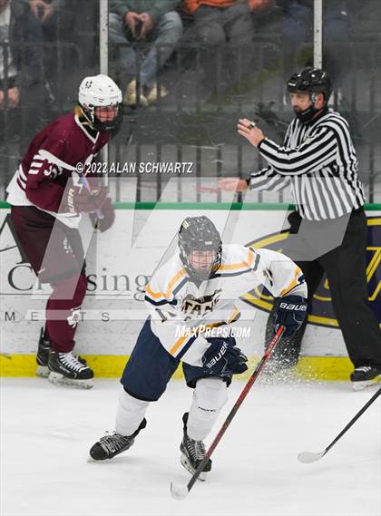 Thumbnail 2 in Webster Thomas vs Aquinas Institute (Section V Class B Final) photogallery.