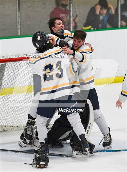Thumbnail 1 in Webster Thomas vs Aquinas Institute (Section V Class B Final) photogallery.