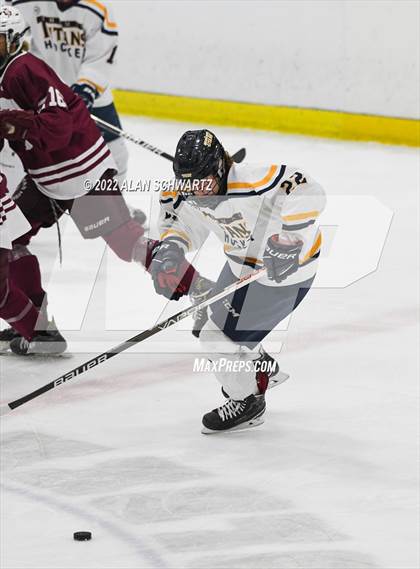 Thumbnail 2 in Webster Thomas vs Aquinas Institute (Section V Class B Final) photogallery.