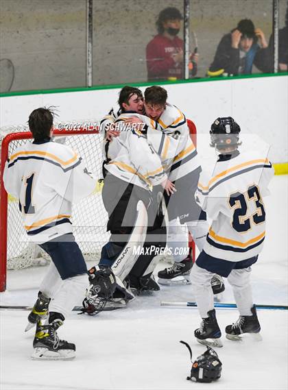 Thumbnail 3 in Webster Thomas vs Aquinas Institute (Section V Class B Final) photogallery.