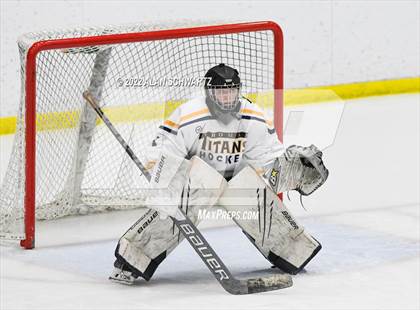 Thumbnail 3 in Webster Thomas vs Aquinas Institute (Section V Class B Final) photogallery.