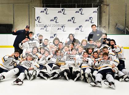 Thumbnail 1 in Webster Thomas vs Aquinas Institute (Section V Class B Final) photogallery.