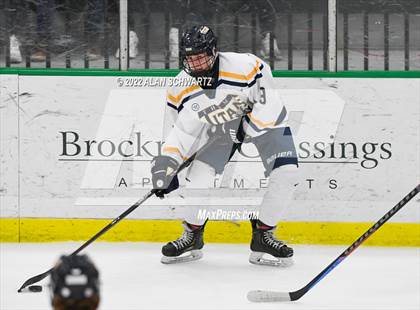 Thumbnail 3 in Webster Thomas vs Aquinas Institute (Section V Class B Final) photogallery.