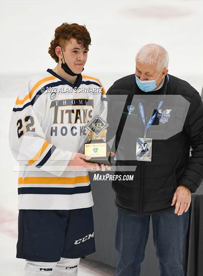 Thumbnail 2 in Webster Thomas vs Aquinas Institute (Section V Class B Final) photogallery.