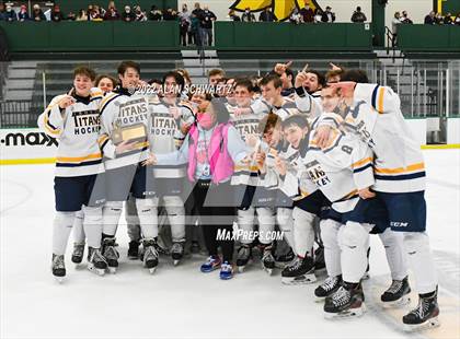 Thumbnail 1 in Webster Thomas vs Aquinas Institute (Section V Class B Final) photogallery.