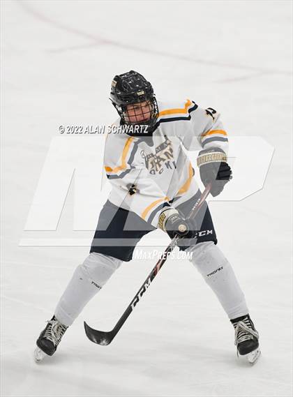 Thumbnail 2 in Webster Thomas vs Aquinas Institute (Section V Class B Final) photogallery.