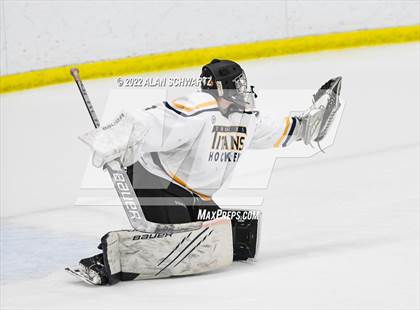 Thumbnail 3 in Webster Thomas vs Aquinas Institute (Section V Class B Final) photogallery.
