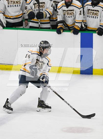 Thumbnail 1 in Webster Thomas vs Aquinas Institute (Section V Class B Final) photogallery.
