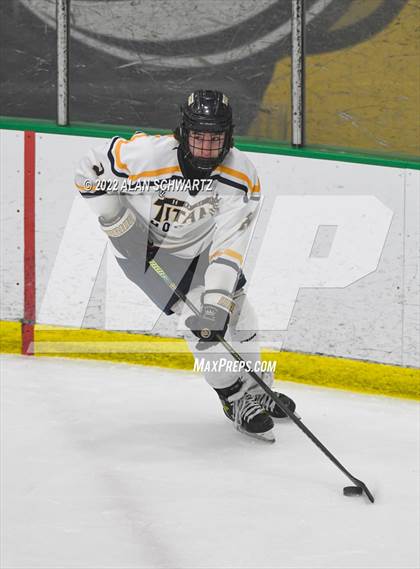 Thumbnail 3 in Webster Thomas vs Aquinas Institute (Section V Class B Final) photogallery.