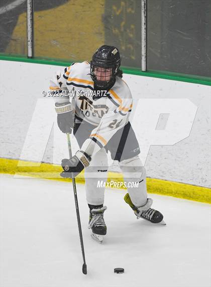 Thumbnail 1 in Webster Thomas vs Aquinas Institute (Section V Class B Final) photogallery.