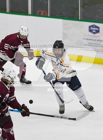 Thumbnail 2 in Webster Thomas vs Aquinas Institute (Section V Class B Final) photogallery.