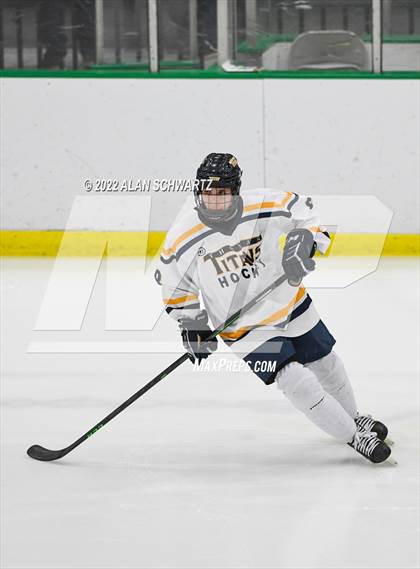 Thumbnail 1 in Webster Thomas vs Aquinas Institute (Section V Class B Final) photogallery.