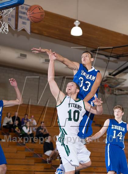 Thumbnail 3 in Poway vs Bingham (Torrey Pines Holiday Classic) photogallery.