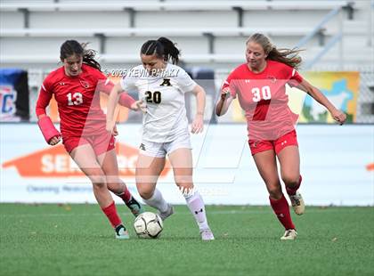 Thumbnail 2 in Amity Regional vs. Greenwich (CIAC Class LL Final) photogallery.