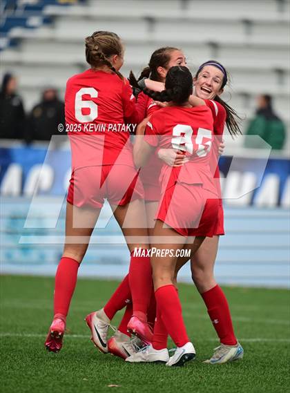 Thumbnail 2 in Amity Regional vs. Greenwich (CIAC Class LL Final) photogallery.