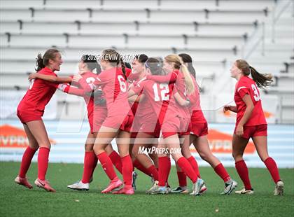 Thumbnail 2 in Amity Regional vs. Greenwich (CIAC Class LL Final) photogallery.