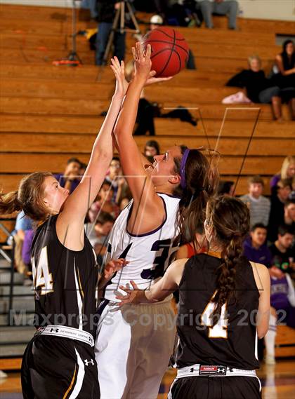 Thumbnail 3 in Arapahoe @ Arvada West photogallery.