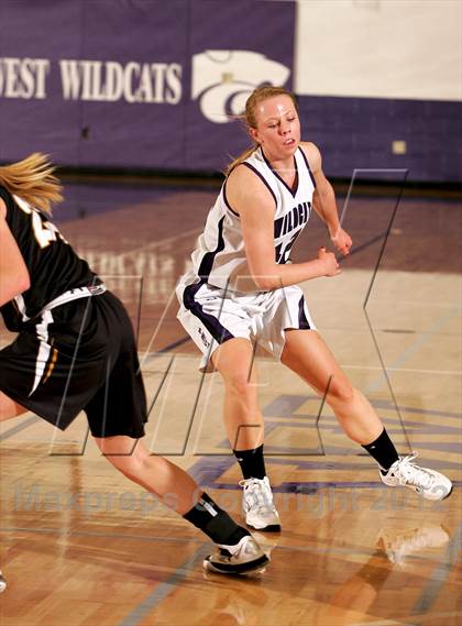 Thumbnail 1 in Arapahoe @ Arvada West photogallery.
